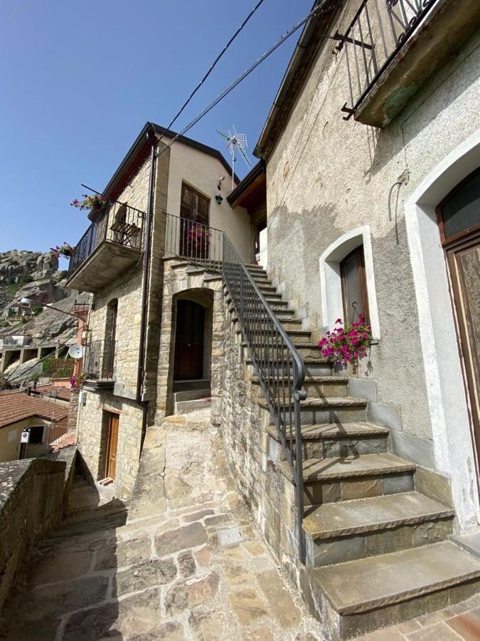 La Pietra Gialla Pietrapertosa Exteriér fotografie